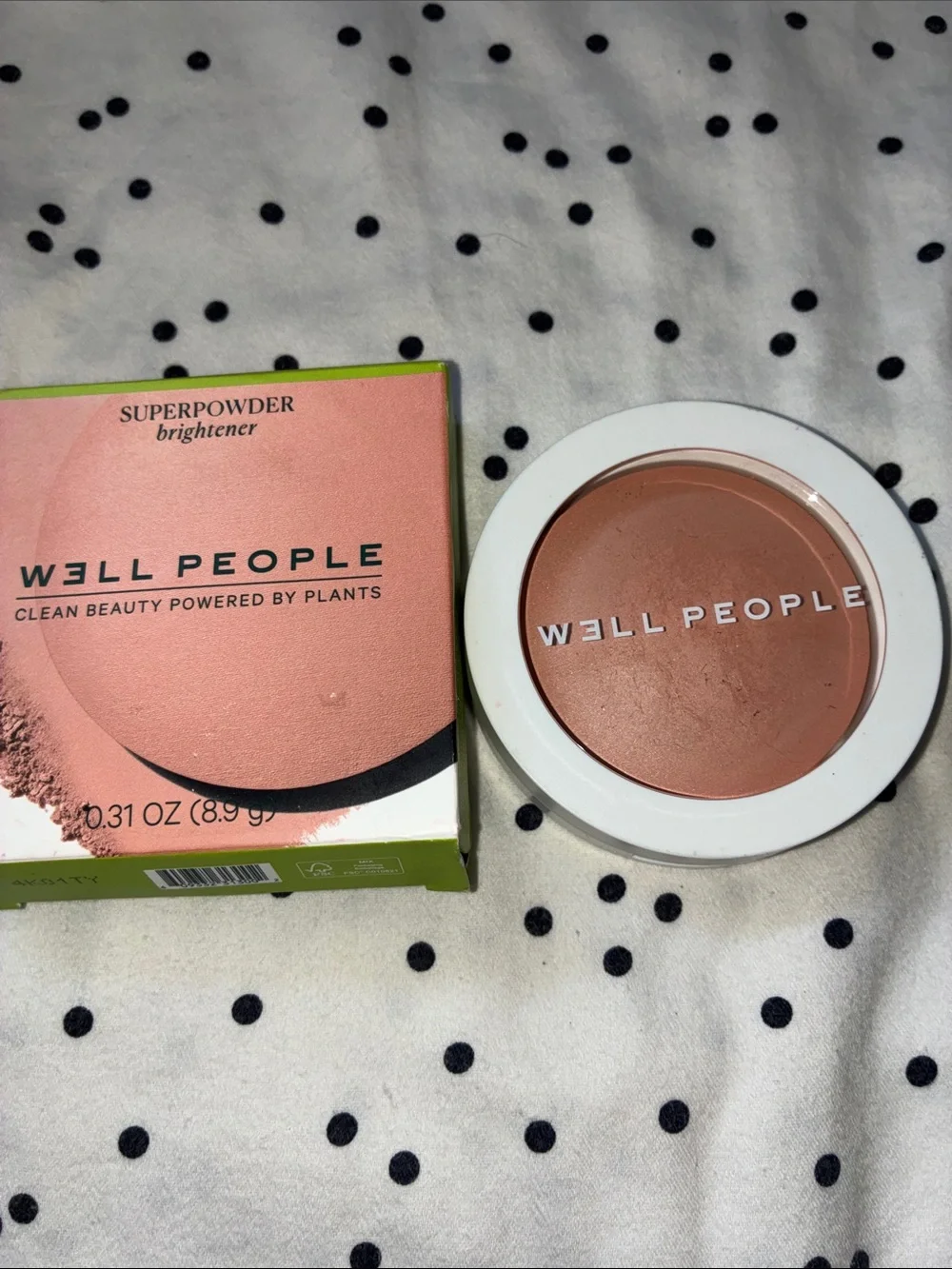 Well People Superpowder Brightening Powder •Petal•